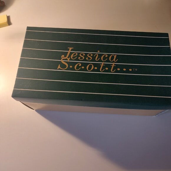 Woman's Size 8 Vintage heels - Picture 7 of 7